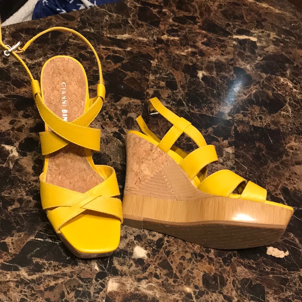 Yellow wedges